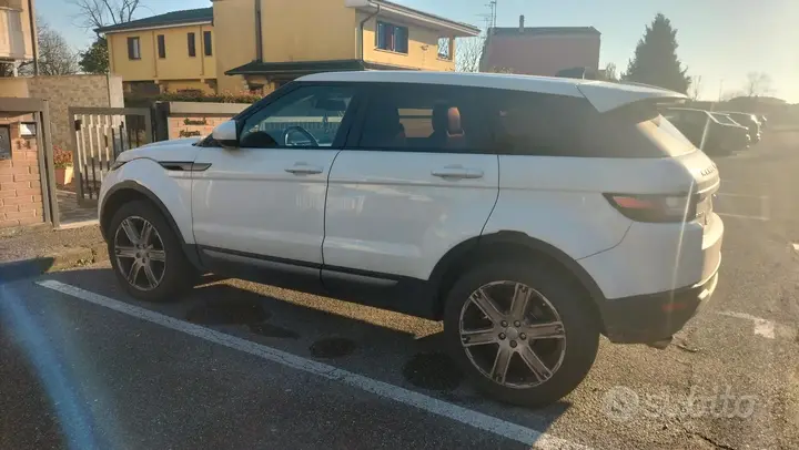 Land Rover Evoque 2017 photo 2