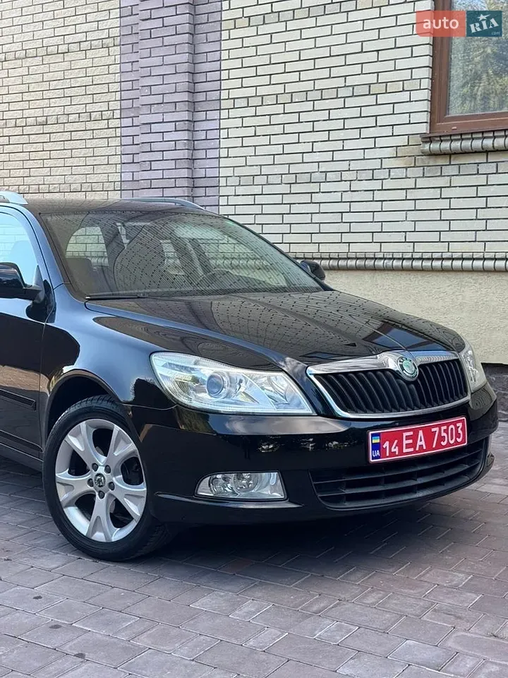 Skoda Octavia 2010 photo 3
