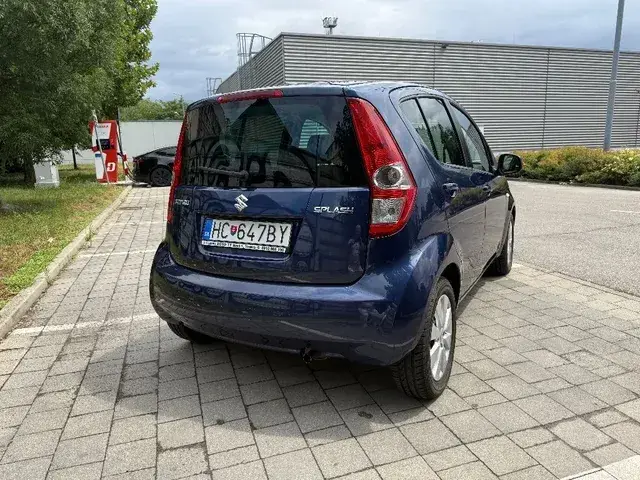 Suzuki Splash 2008 photo 2