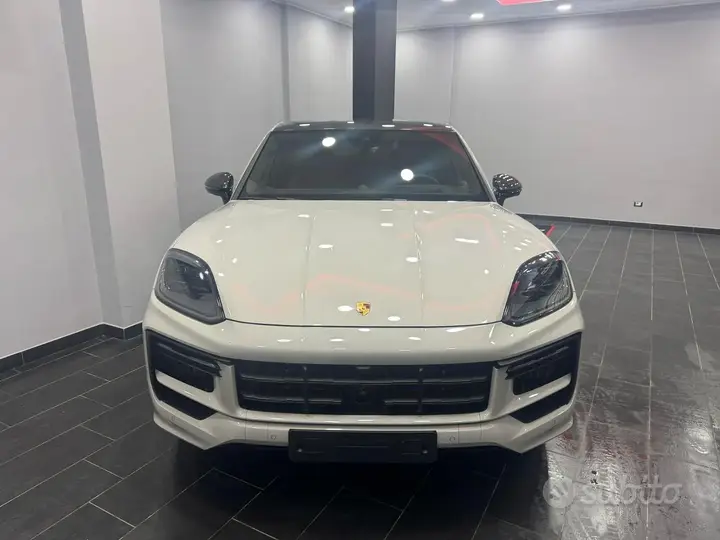 Porsche Cayenne 2024 photo 2