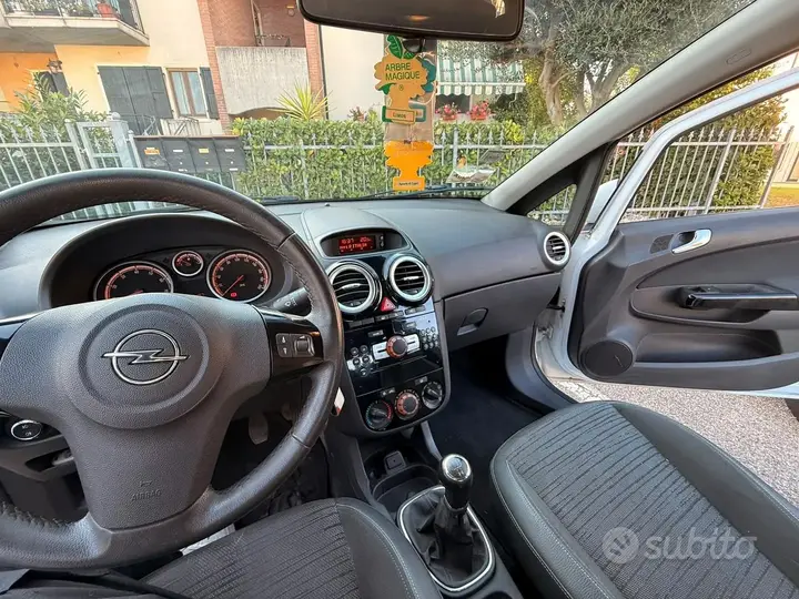 Opel Corsa 2014 photo 4