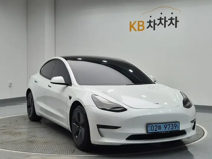 Tesla Model 3 2022 photo 4