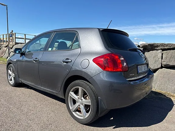 Toyota Auris 2007 photo 2