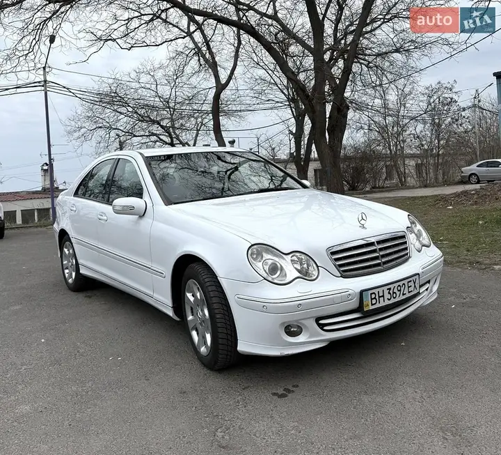 Mercedes-Benz C-Class 2004 photo 3