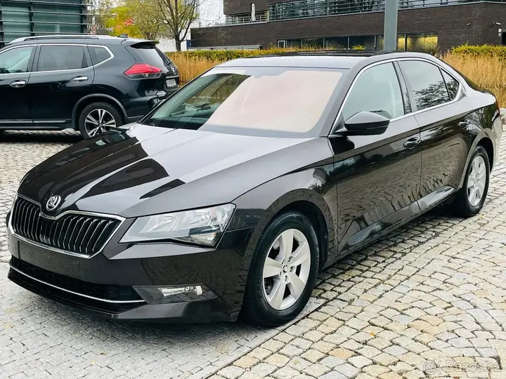 Skoda Superb 2018 photo 2