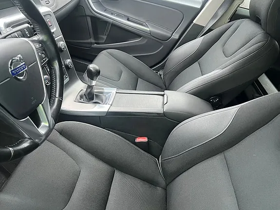 Volvo V60 2012 photo 3
