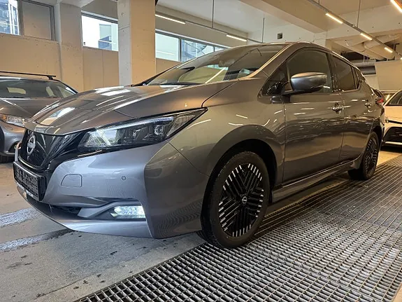Nissan Leaf 2023 photo 2