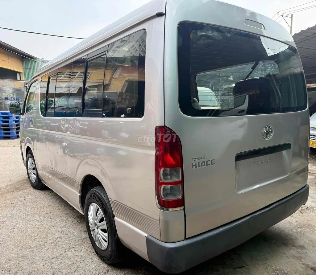Toyota Hiace 2006 photo 2