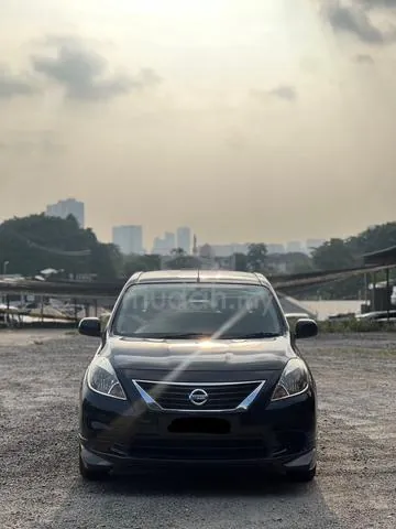 Nissan Almera