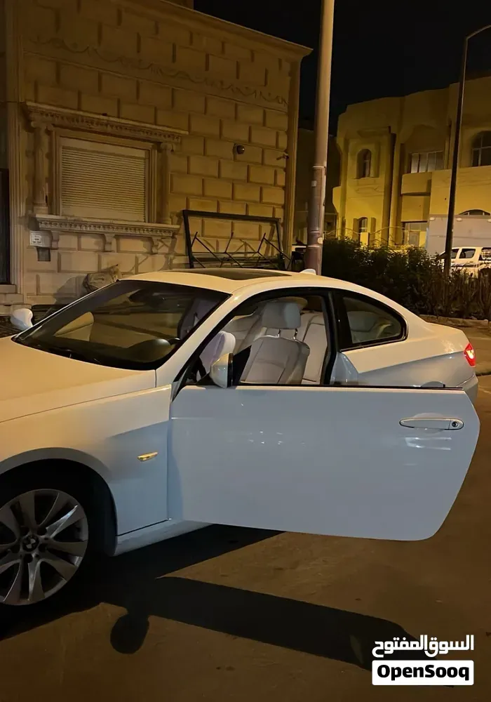 BMW 3 Series 2011 photo 3