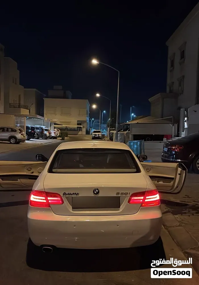 BMW 3 Series 2011 photo 4