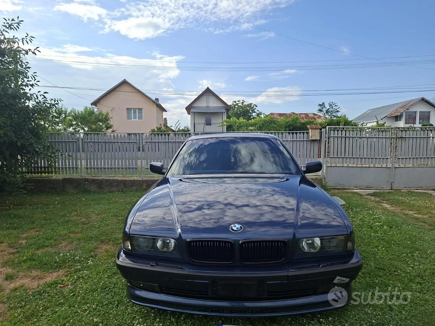 BMW E38 1995 photo 2