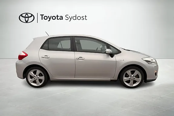 Toyota Auris 2010 photo 3