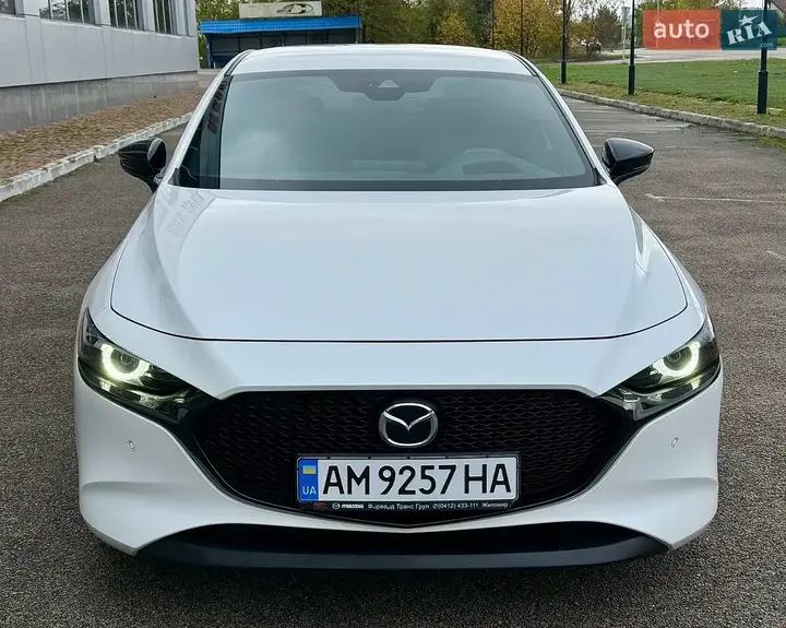 Mazda 3 2021 photo 3