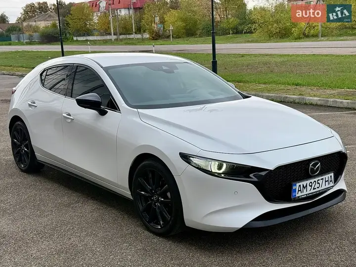 Mazda 3 2021 photo 2