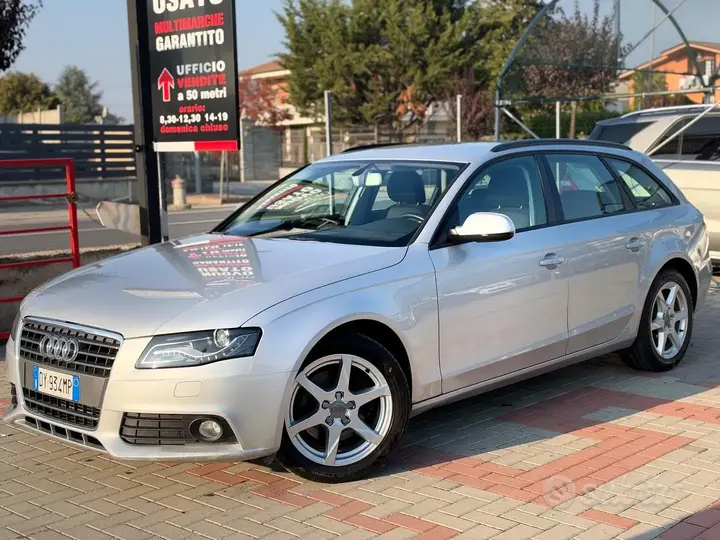 Audi A4 2010 photo 2