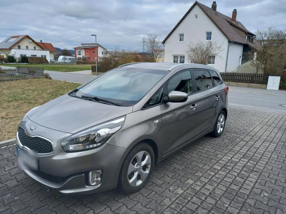 Kia Carens
