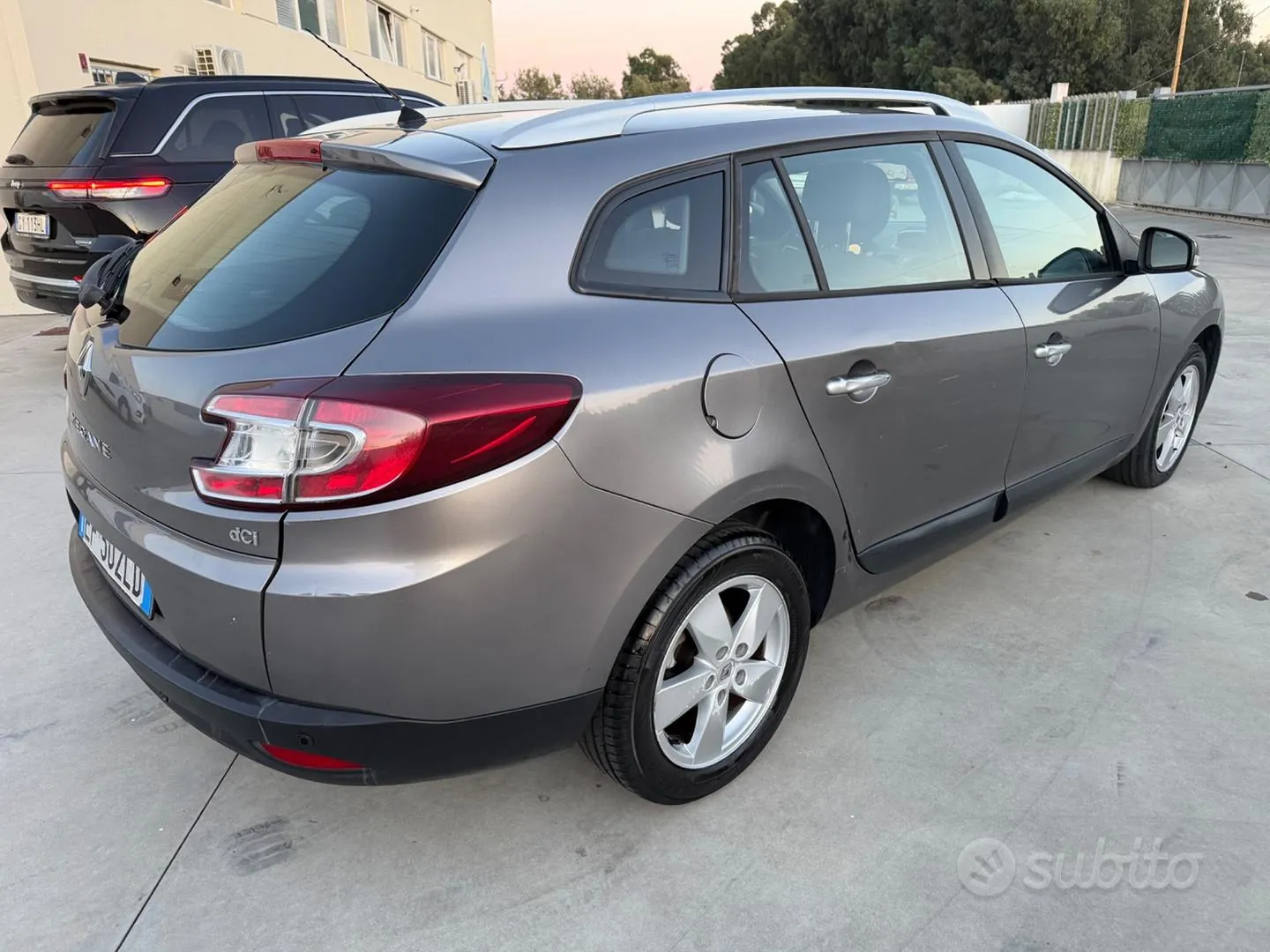 Renault Megane 2011 photo 2