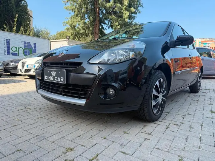 Renault Clio 2010 photo 3