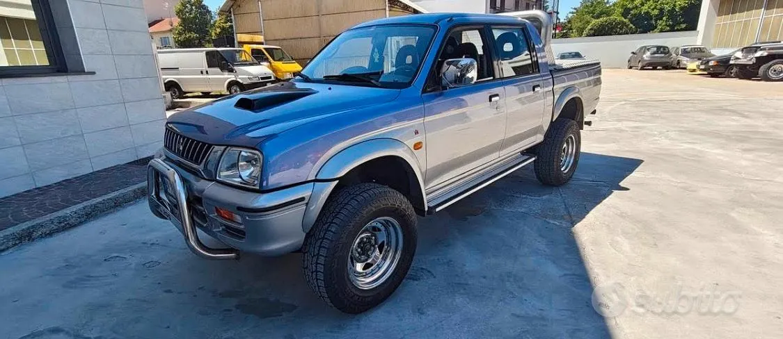 Mitsubishi L200 2001 photo 2