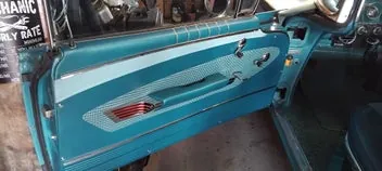 Chevrolet Impala 1960 photo 3