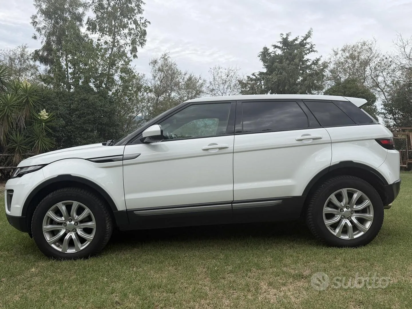 Land Rover Range Rover Evoque 2015 photo 3