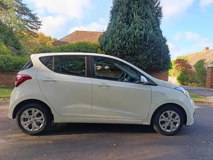 Hyundai I10 2015 photo 2