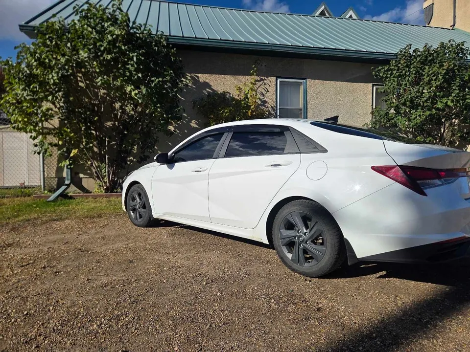Hyundai Elantra 2021 photo 3
