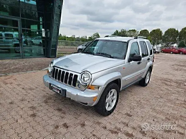 Jeep Cherokee 2008 photo 2
