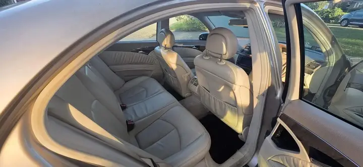 Mercedes-Benz E-Class 2005 photo 2
