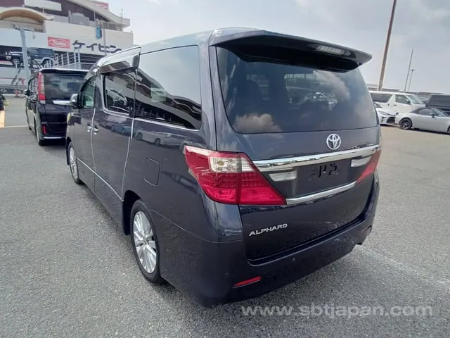Toyota Alphard 2012 photo 3