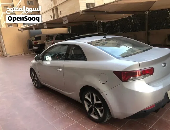 Kia Cerato 2011 photo 3
