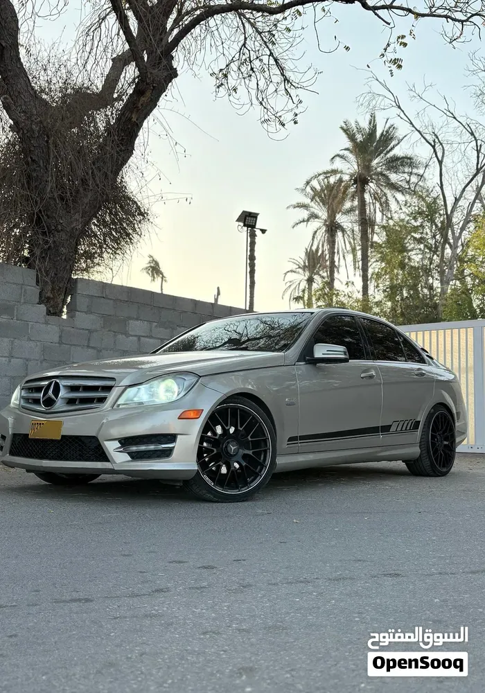 Mercedes-Benz C-Class 2011 photo 3