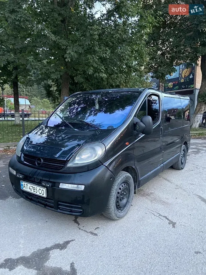 Opel Vivaro 2004 photo 2
