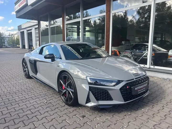 Audi R8