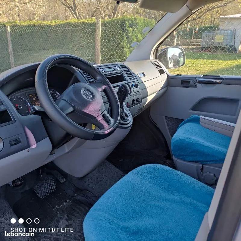 Volkswagen T5 2012 photo 3