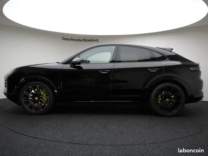 Porsche Cayenne 2024 photo 2