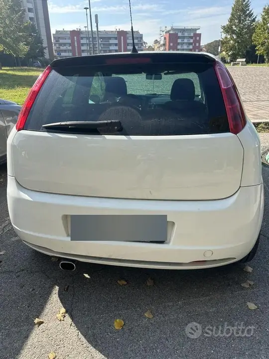 Fiat Grande Punto 2009 photo 3