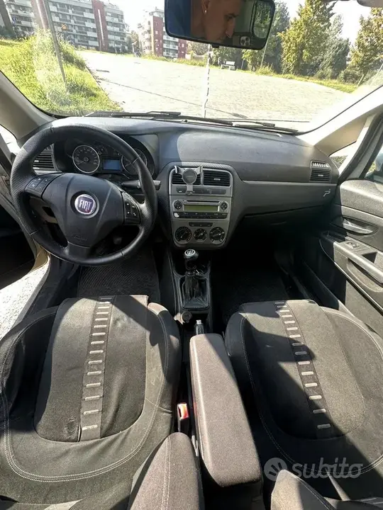 Fiat Grande Punto 2009 photo 4