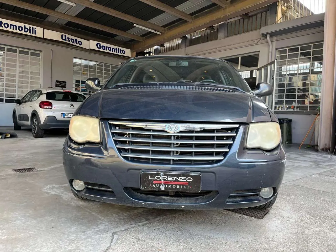 Chrysler Grand Voyager 2006 photo 2