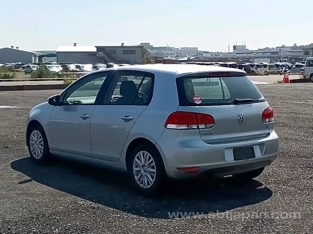 Volkswagen Golf 2010 photo 3