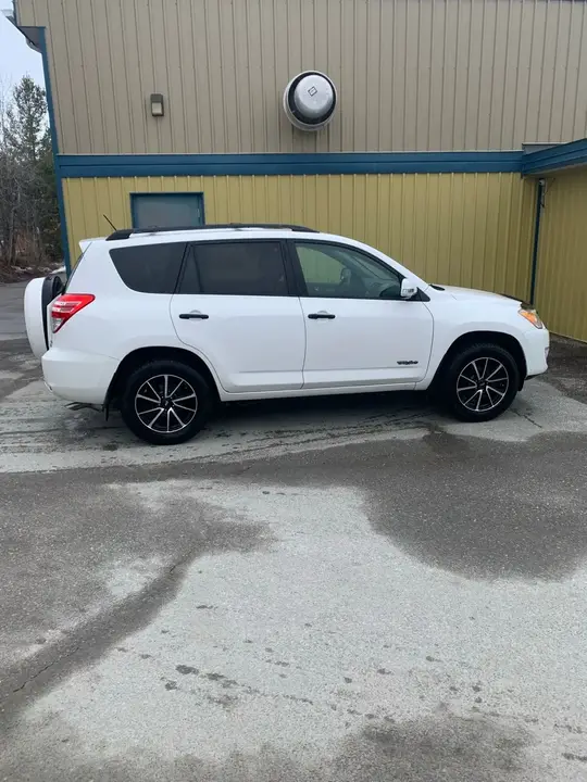 Toyota Rav4 2010 photo 3