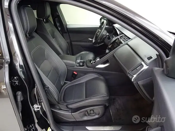 Jaguar E-Pace 2023 photo 3
