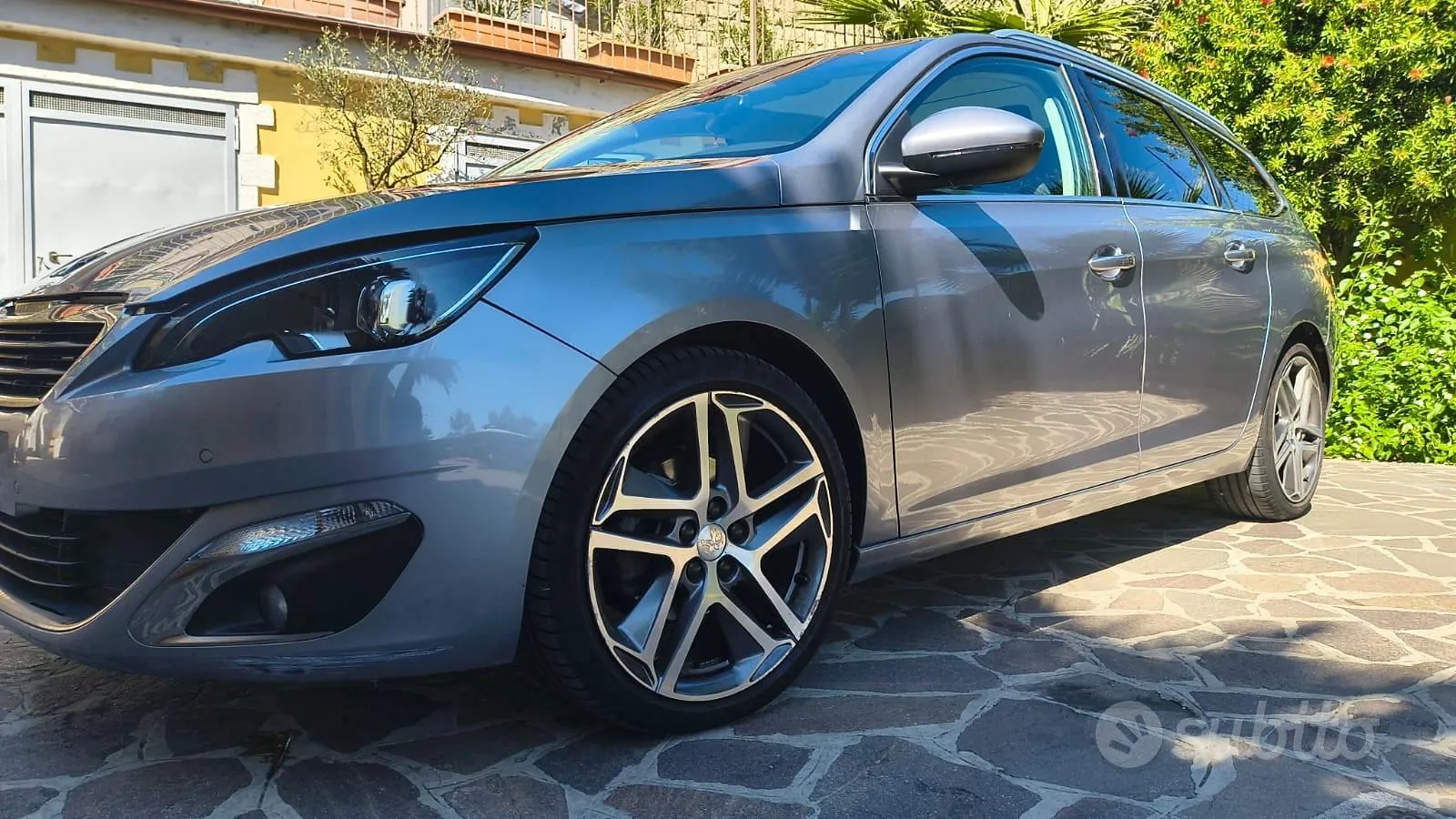 Peugeot 308 2015 photo 2