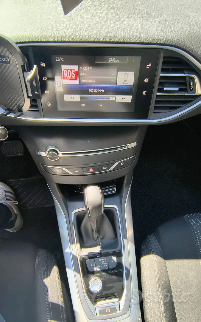 Peugeot 308 2015 photo 4