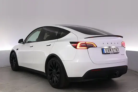 Tesla Model Y 2023 photo 4