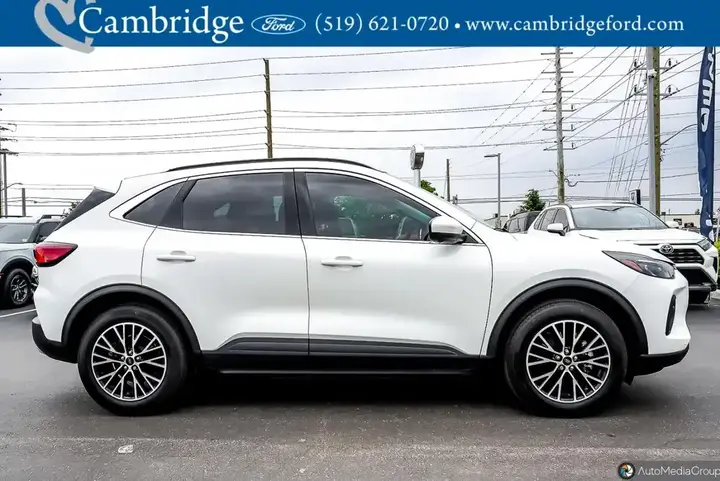 Ford Escape 2025 photo 3