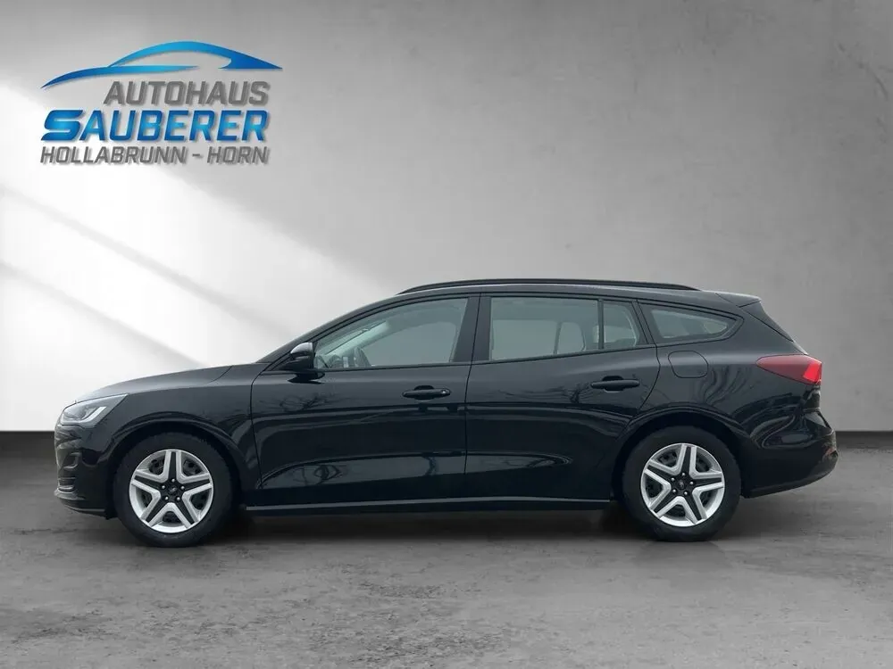 Ford Focus 2023 photo 2