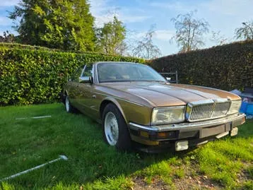 Jaguar Xj40