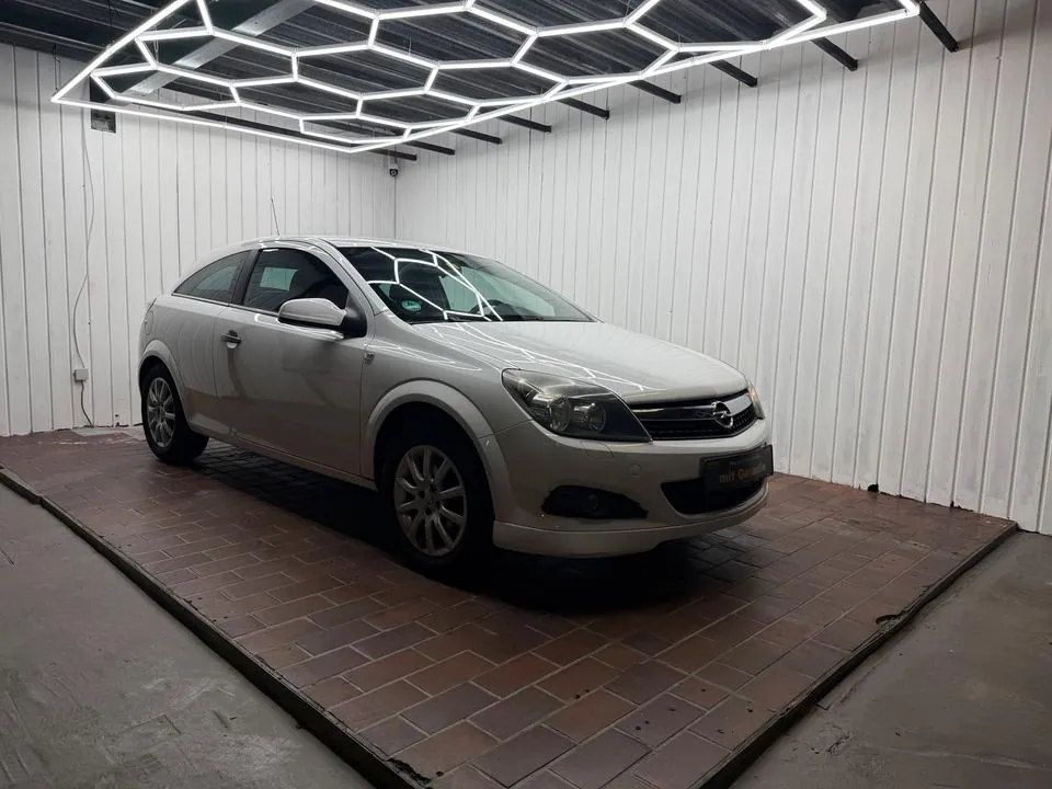Opel Astra H Gtc